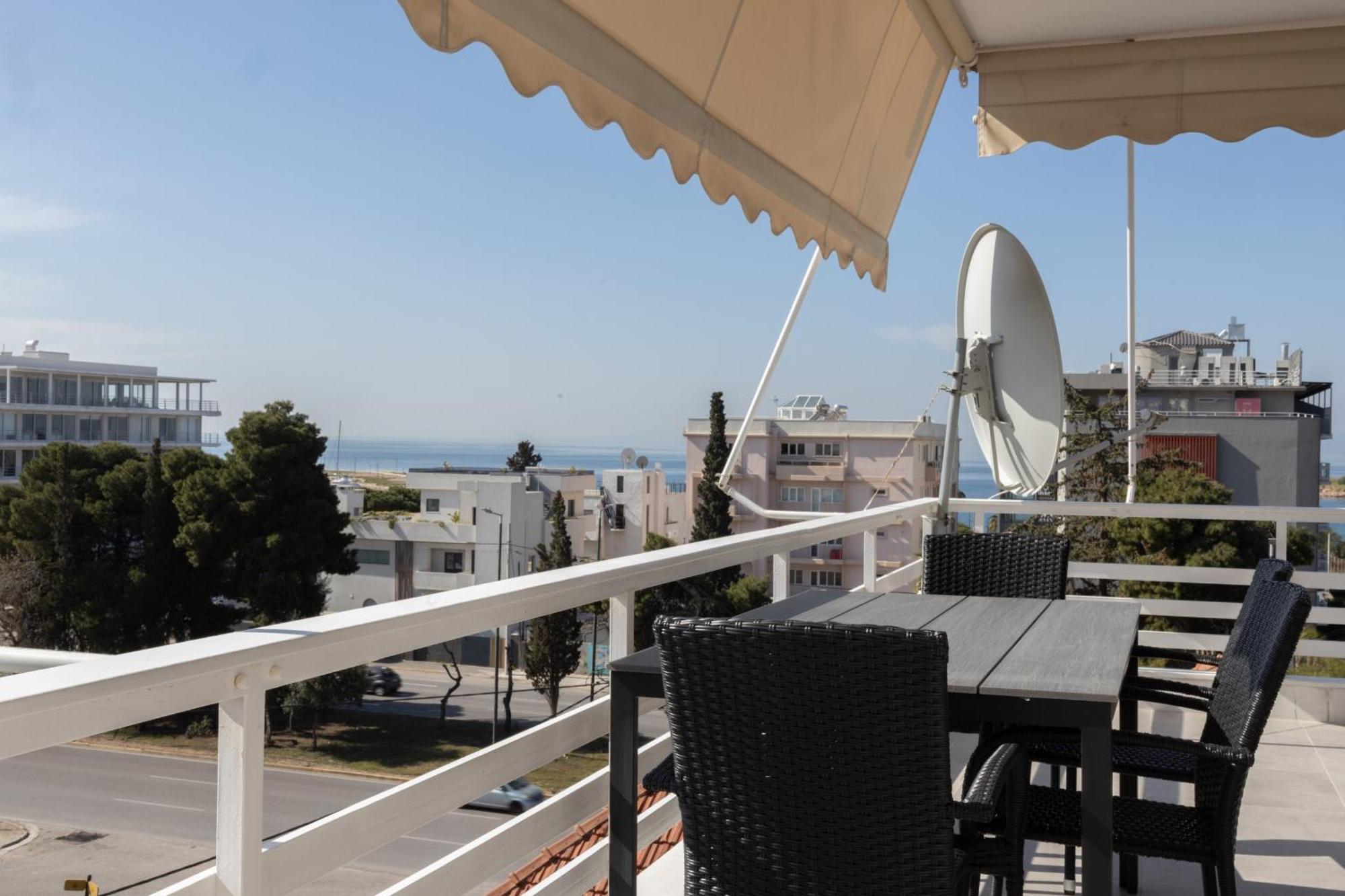Luxurious 3-Bedroom Seaside Retreat Fully Renovated In 2025 Aten Exteriör bild
