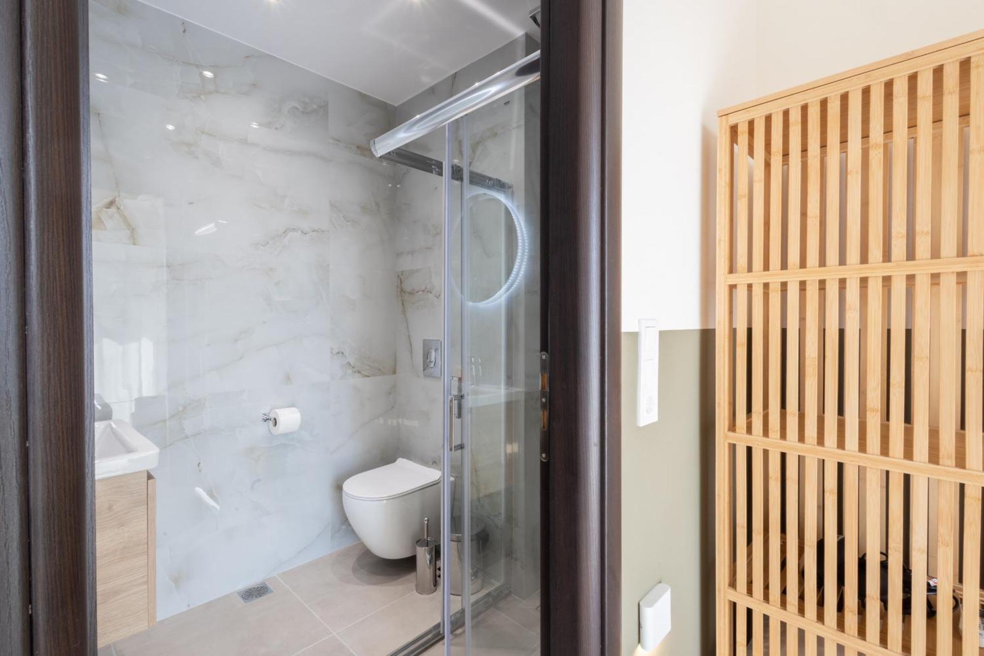 Luxurious 3-Bedroom Seaside Retreat Fully Renovated In 2025 Aten Exteriör bild