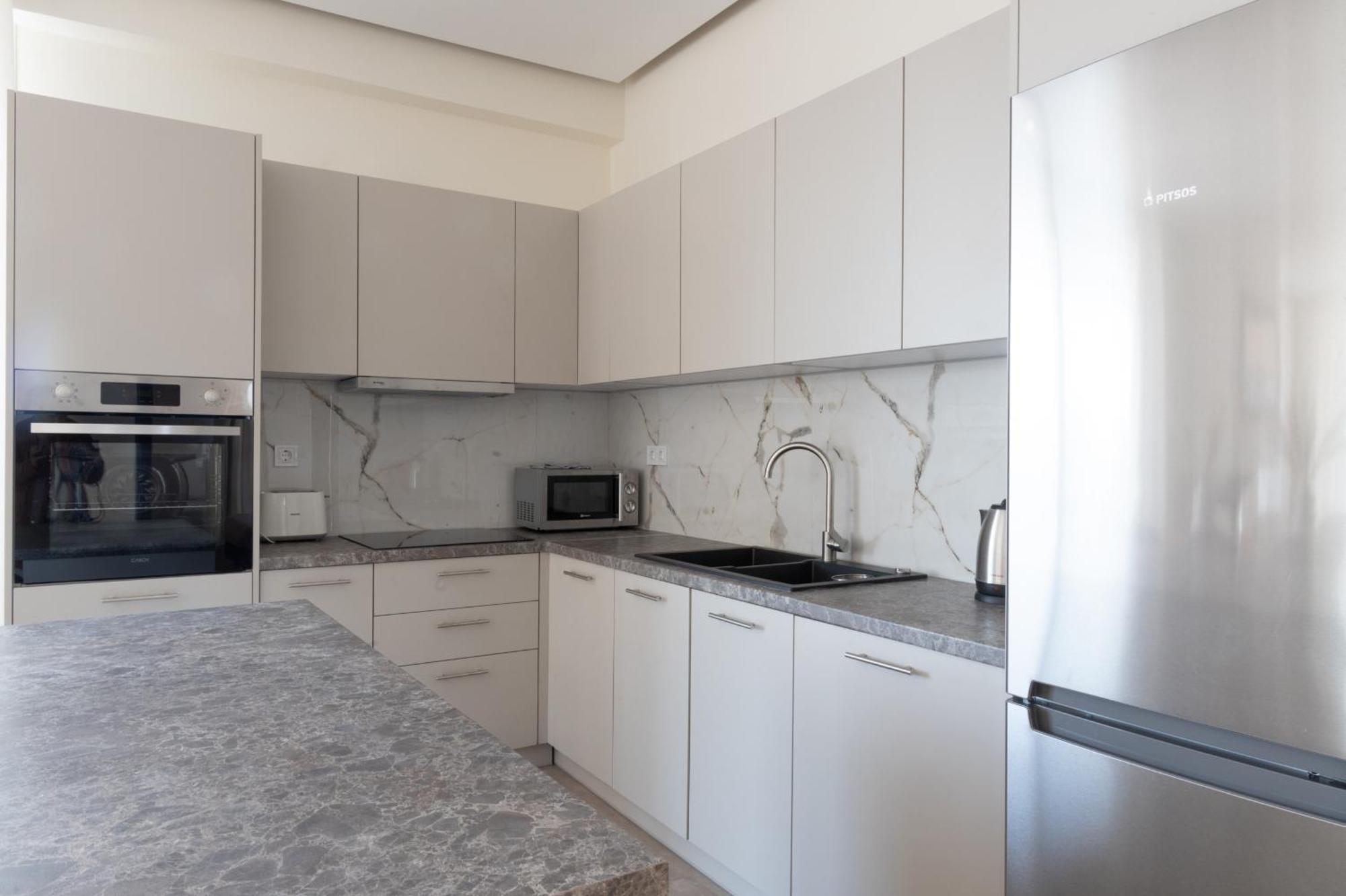Luxurious 3-Bedroom Seaside Retreat Fully Renovated In 2025 Aten Exteriör bild